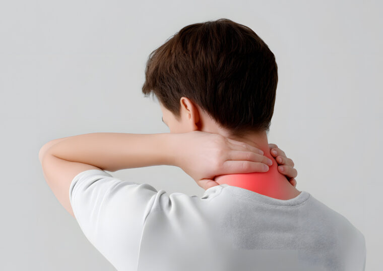 肩こりからくる頭痛・吐き気…それ、整骨院で根本改善できます！